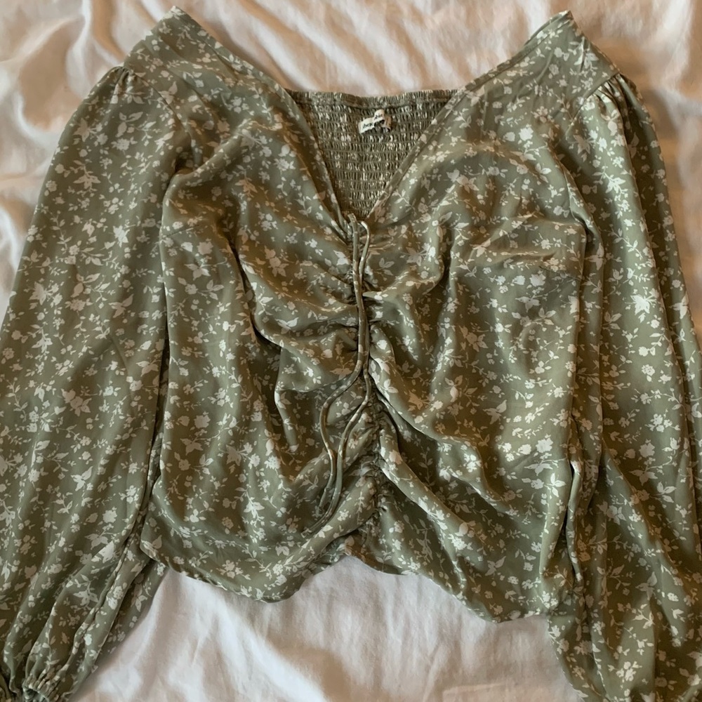 Abercrombie and Fitch blouse, size large. In great condition, only worn once.